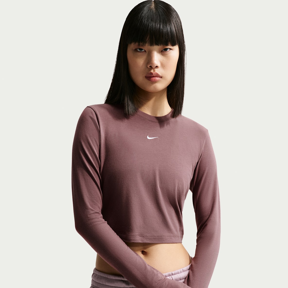 Nike Sportswear Chill Knit Nike Sportswear Chill Knit Women's Slim Long-Sleeve Cropped Top