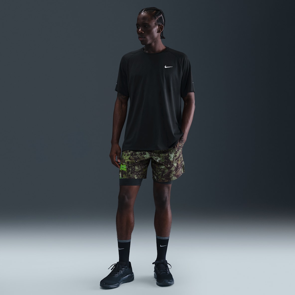 Nike Stride Nike Stride Dri-FIT 18 cm Slip Astarlı Baskılı Erkek Koşu Şortu