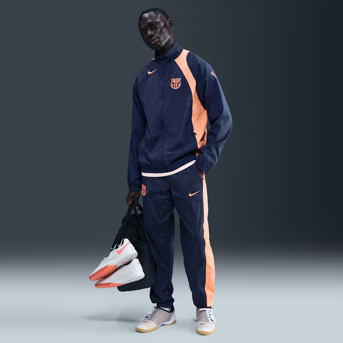 F.C. Barcelona Third Men's Nike Total 90 Football Woven Tracksuit Bottoms