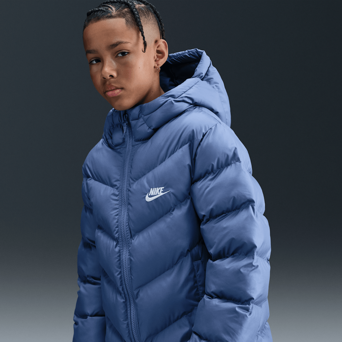 Nike Sportswear All Day Play Nike Sportswear All Day Play Therma-FIT-Puffer-Jacke mit weiter Passform (ältere Kinder)
