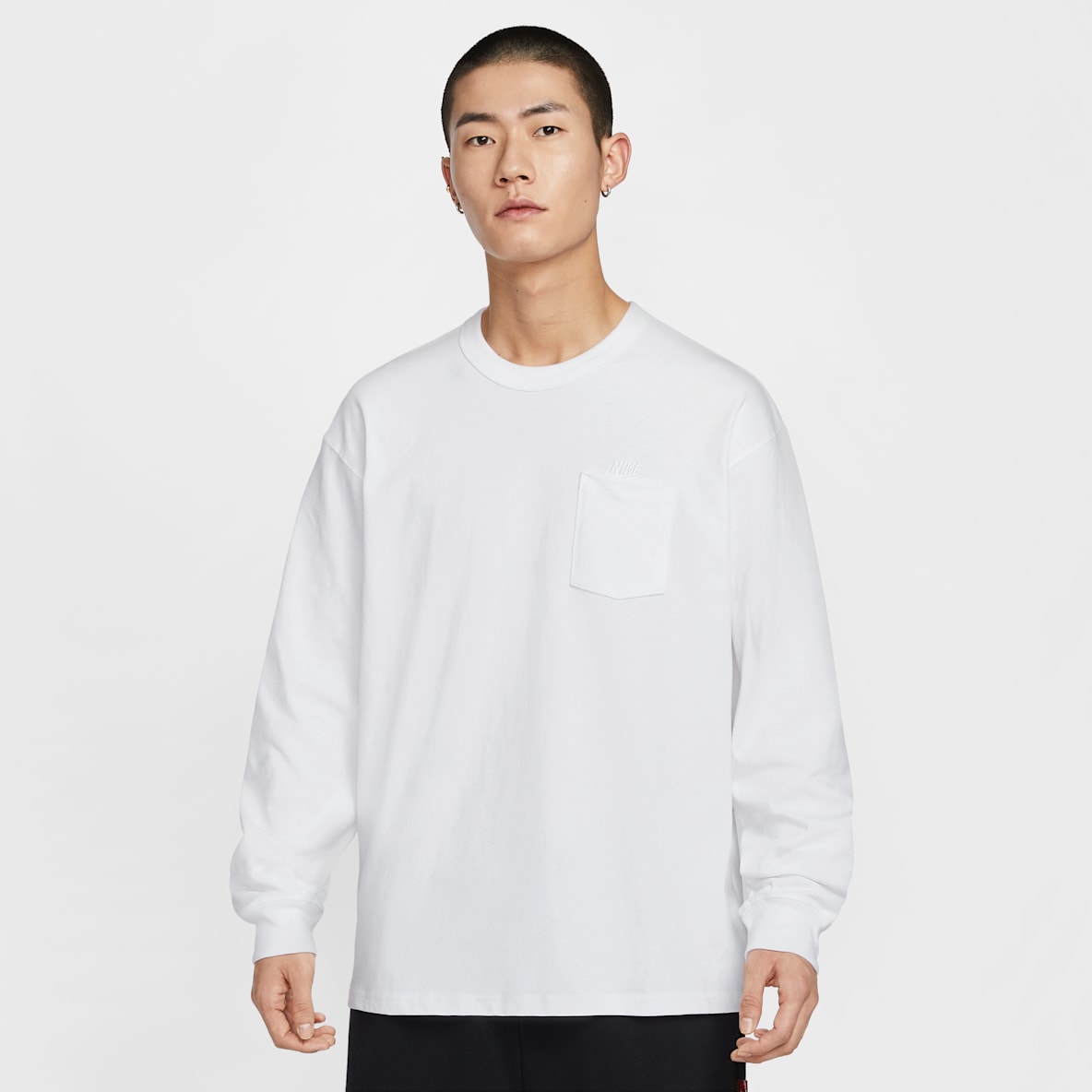 Nike Sportswear Premium Essentials Nike Sportswear Premium Essentials Men's Long-Sleeve Pocket T-Shirt