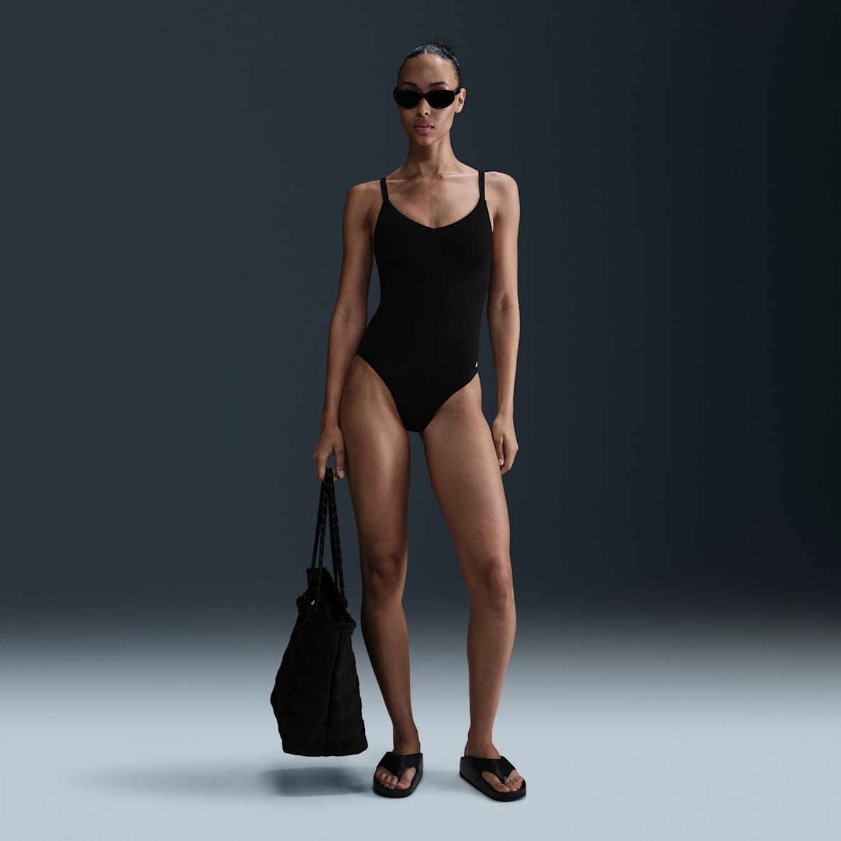 Nike Swim Essential Nike Swim Essential Traje de baño de una pieza con cuello en V para mujer