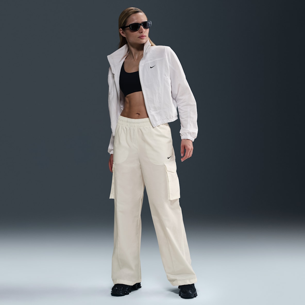 Nike Sportswear Everything Wovens Nike Sportswear Everything Wovens Women's Mid-Rise Cargo Trousers