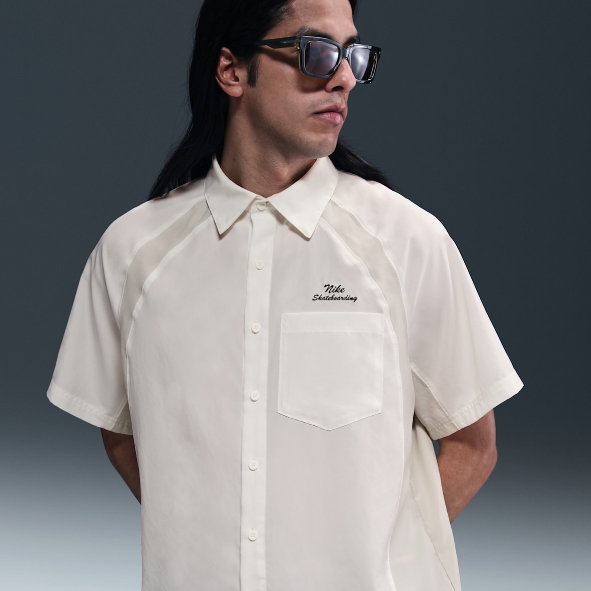 Nike SB Nike SB Dri-FIT Kurzarm-Bowler-Shirt aus Webmaterial