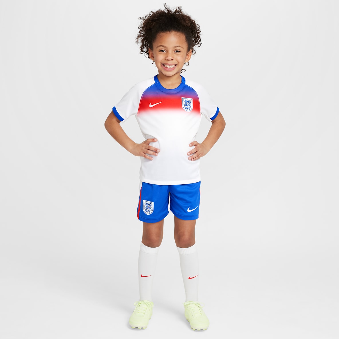 England 2025/26 Stadium Home England 2025/26 Stadium Home Younger Kids' Nike Football Replica 3-Piece Kit