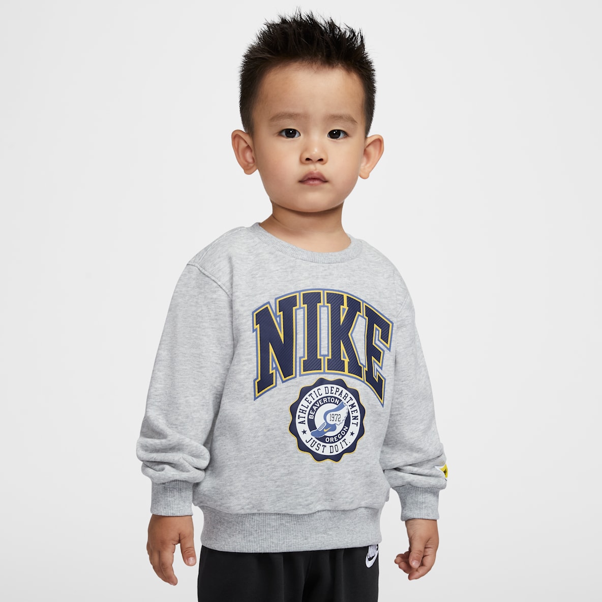 Nike Sportswear Nike Sportswear Toddler P.E. Sudadera de cuello redondo con gráfico