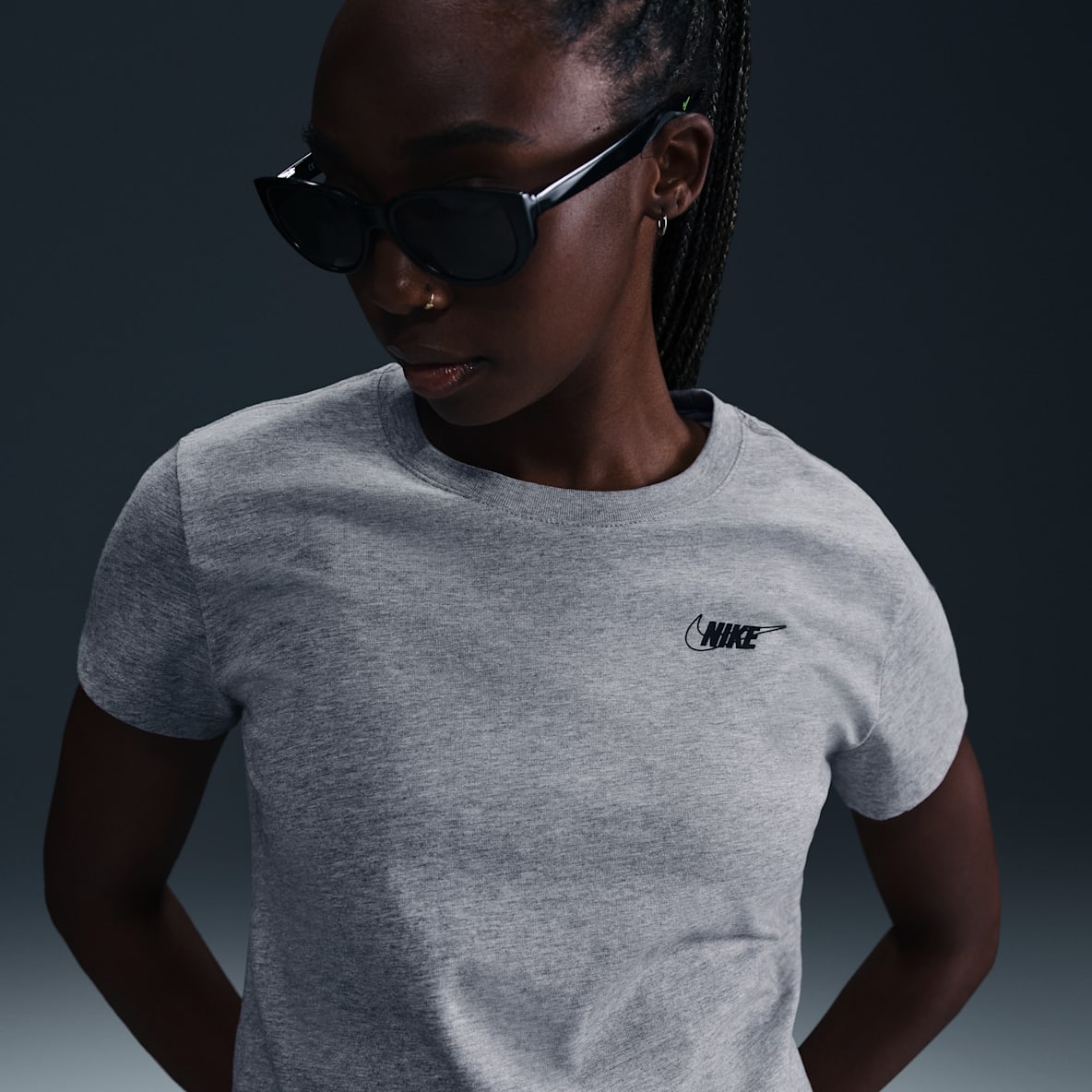 Nike Sportswear Club Nike Sportswear Club Women's Short-Sleeve Cropped Graphic T-Shirt
