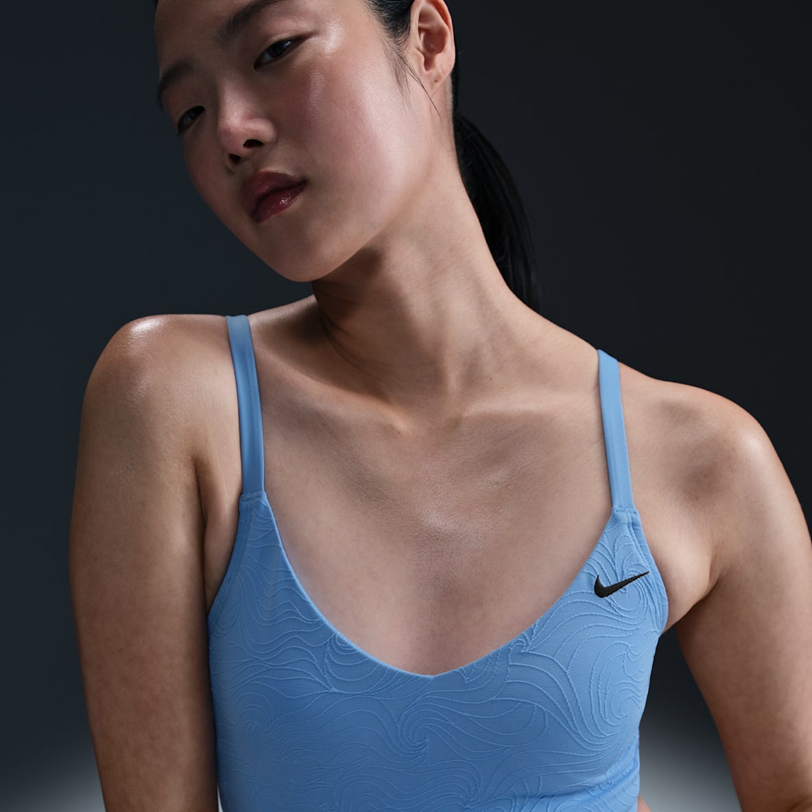 Nike Swim Water Texture Nike Swim Water Texture Midkini con cuello en V para mujer