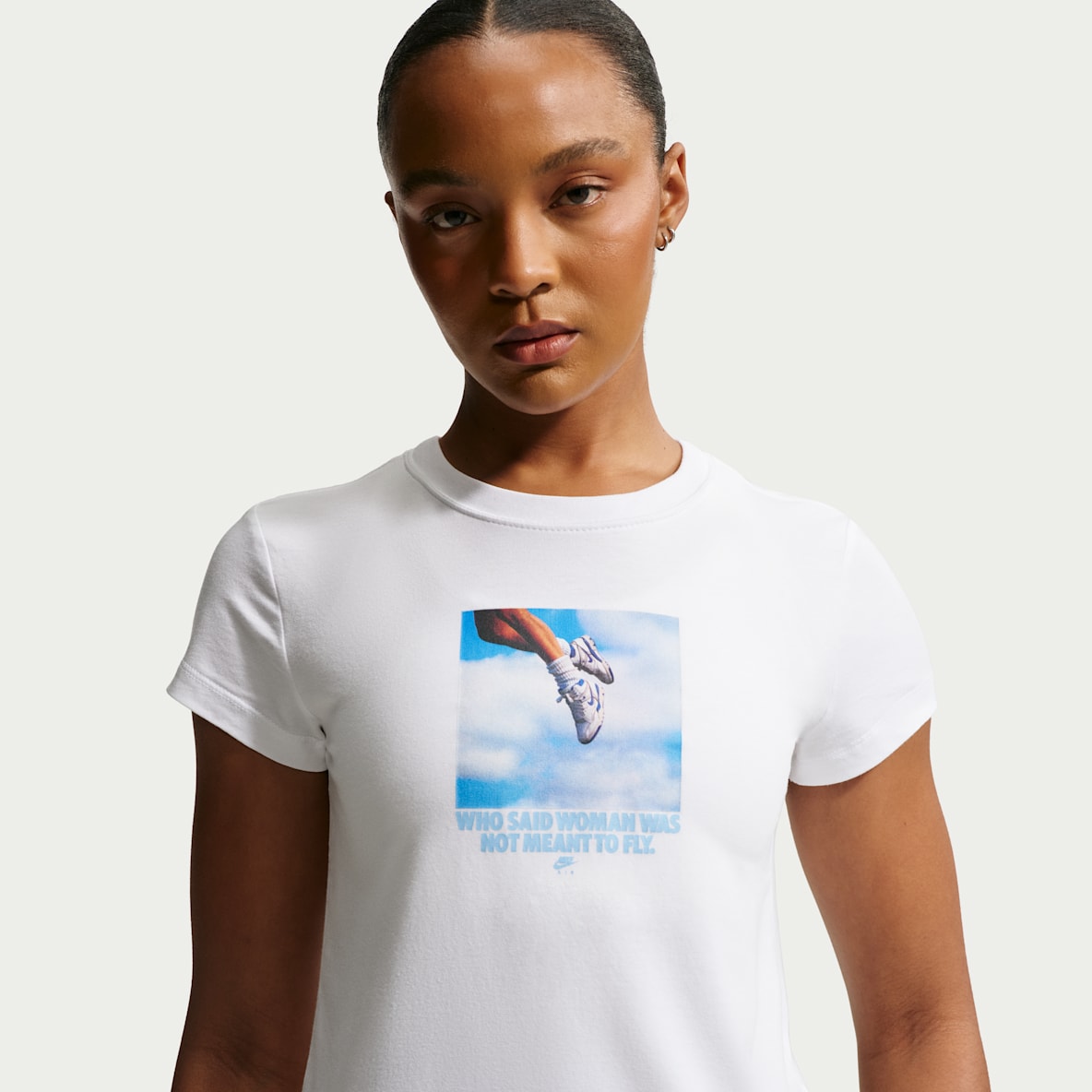Nike Sportswear Playera de ajuste slim para mujer