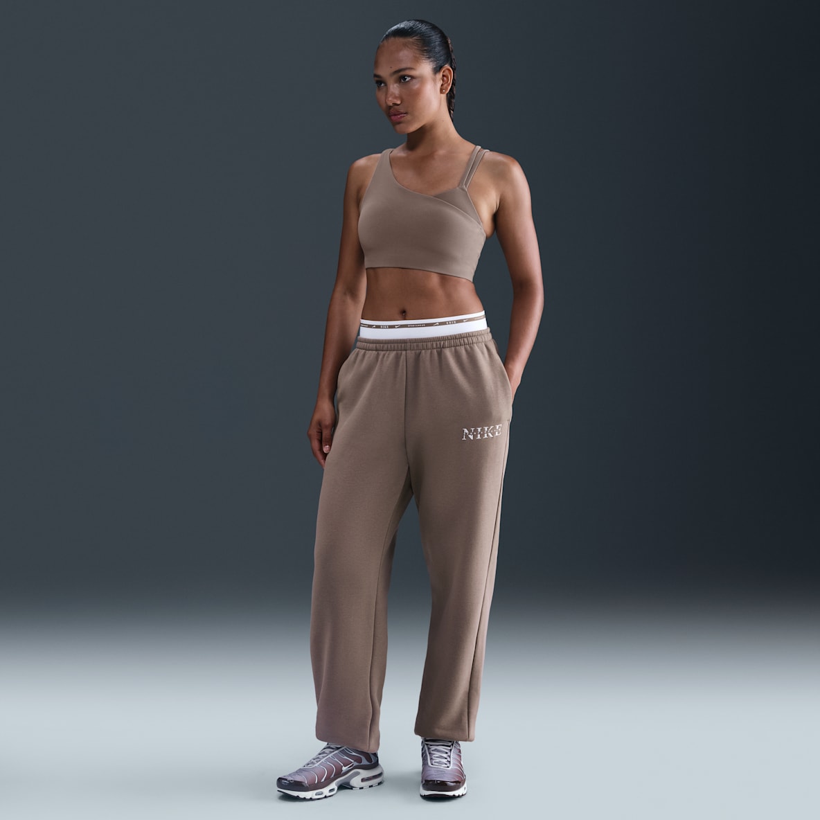 Nike Sportswear Phoenix Fleece Nike Sportswear Phoenix Fleece Sweatpants med høj talje til kvinder
