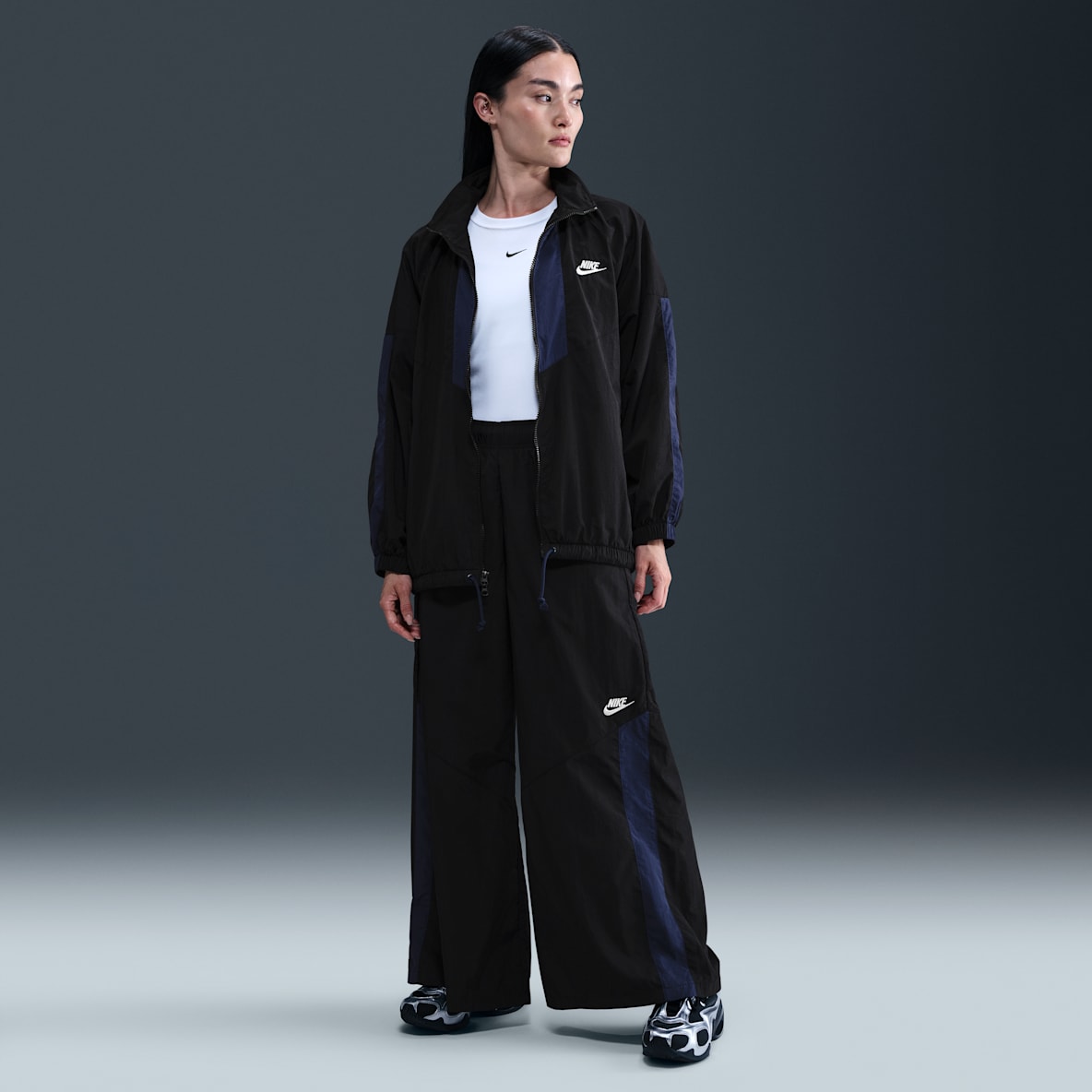Nike Sportswear Women's Wide-Leg Woven Pants