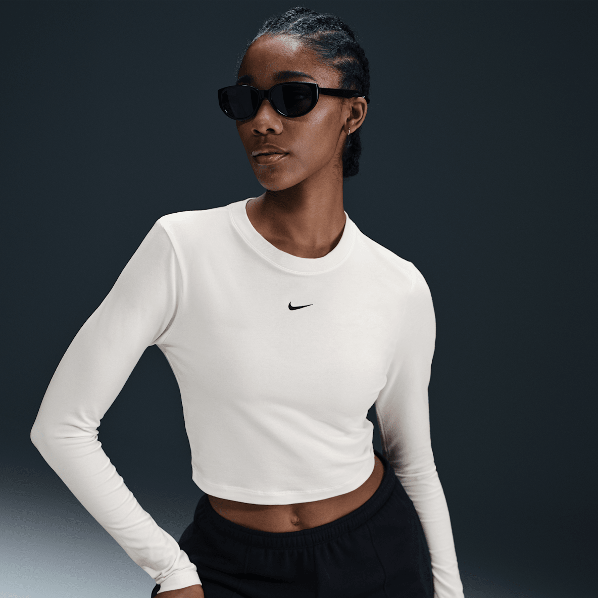Nike Sportswear Chill Knit Nike Sportswear Chill Knit Women's Slim Long-Sleeve Cropped Top