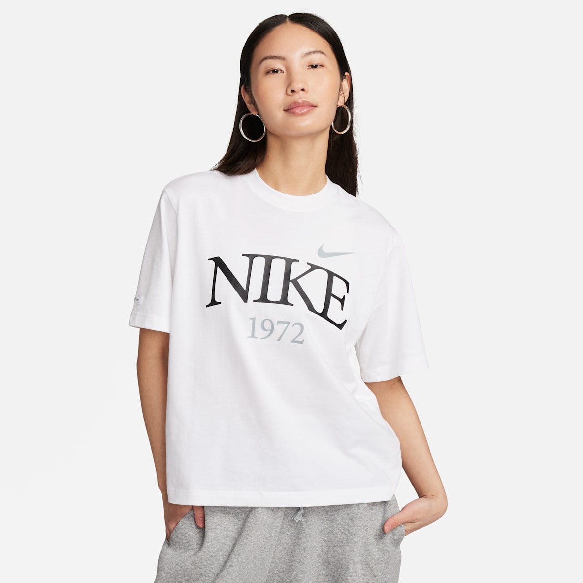 ナイキ スポーツウェア クラシック ナイキ スポーツウェア クラシック ウィメンズ Tシャツ
