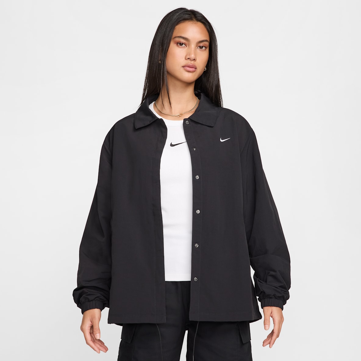 Nike Sportswear Essential Chamarra de entrenador oversized de tejido Woven UV para mujer
