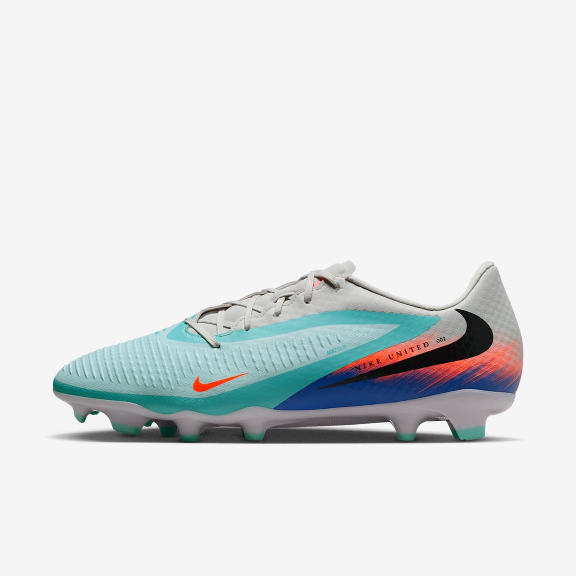 Nike United Phantom 6 Low Academy Nike United Phantom 6 Low Academy Multi-ground Football Boot