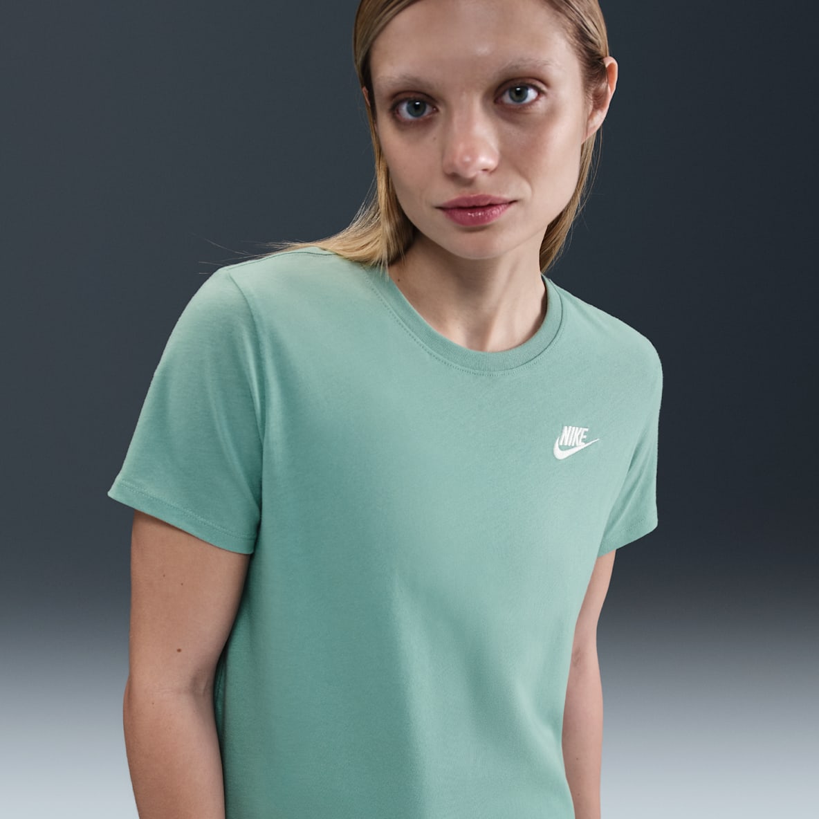 Nike Sportswear Club Essentials Nike Sportswear Club Essentials Women's T-Shirt