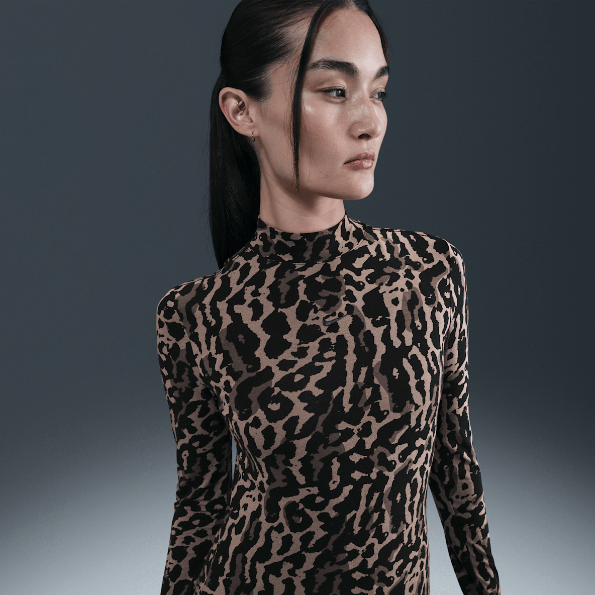 Nike Sportswear Chill Knit Nike Sportswear Chill Knit Women's Slim Long-Sleeve T-Shirt