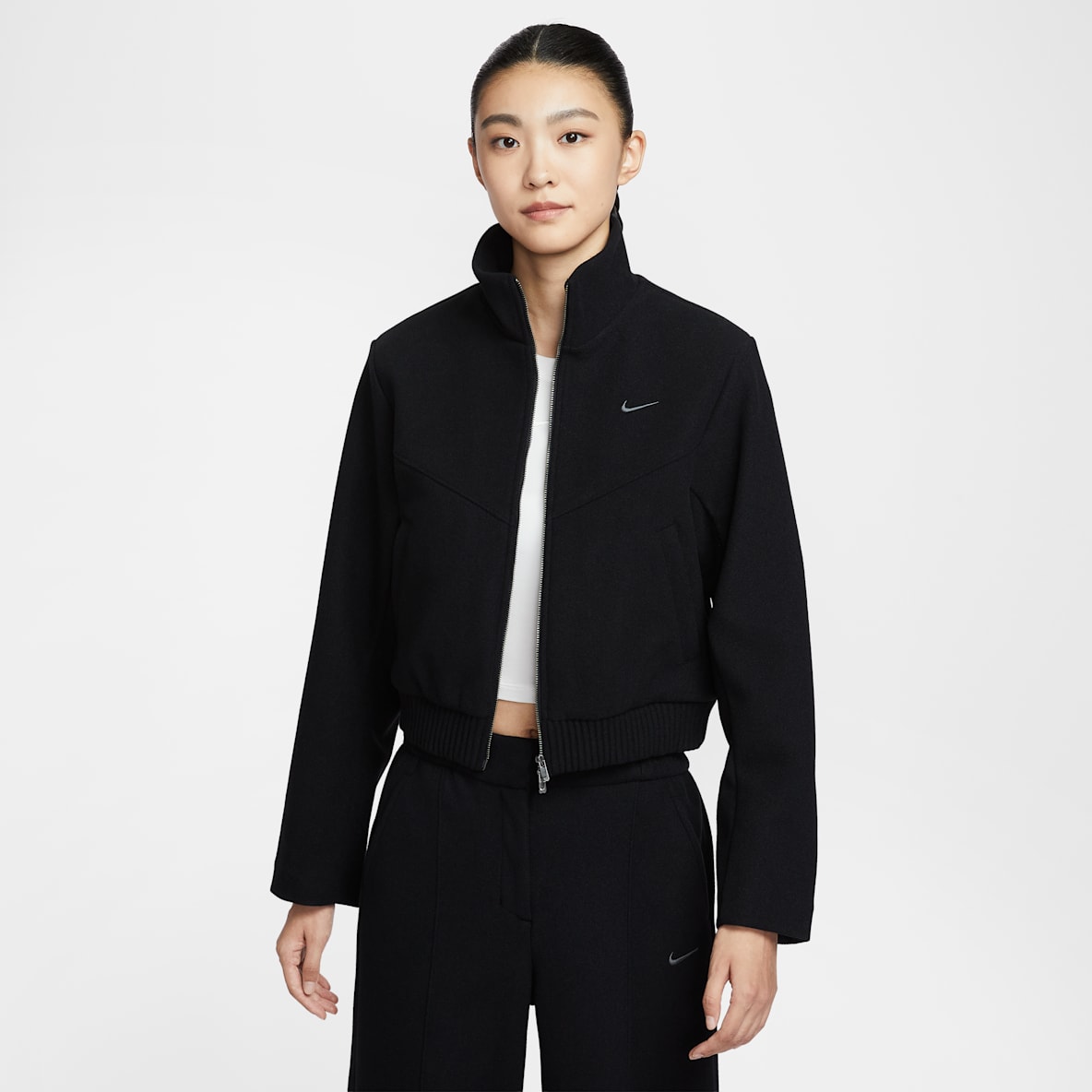 Nike Sportswear Windrunner เสื้อแจ็คเก็ตเทเลอร์ผู้หญิง