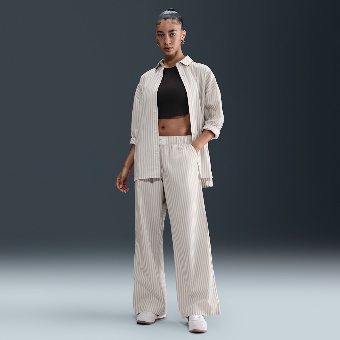 Nike Sportswear Chill Poplin Nike Sportswear Chill Poplin Women's Mid-Rise Loose Striped Trousers
