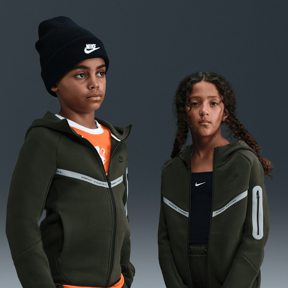 Nike Sportswear Tech Fleece Nike Sportswear Tech Fleece Hættetrøje med lynlås og reflekser til større børn (drenge)