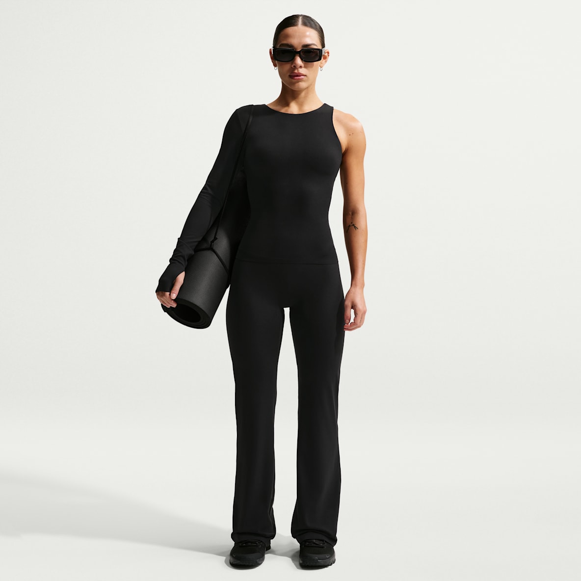 Nike Zenvy Nike Zenvy Dameslegging met hoge taille en wijde pijpen zonder naad aan de voorkant