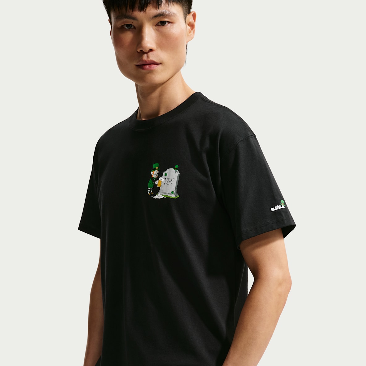 レブロン "Green With Envy" ナイキ メンズ バスケットボール Tシャツ