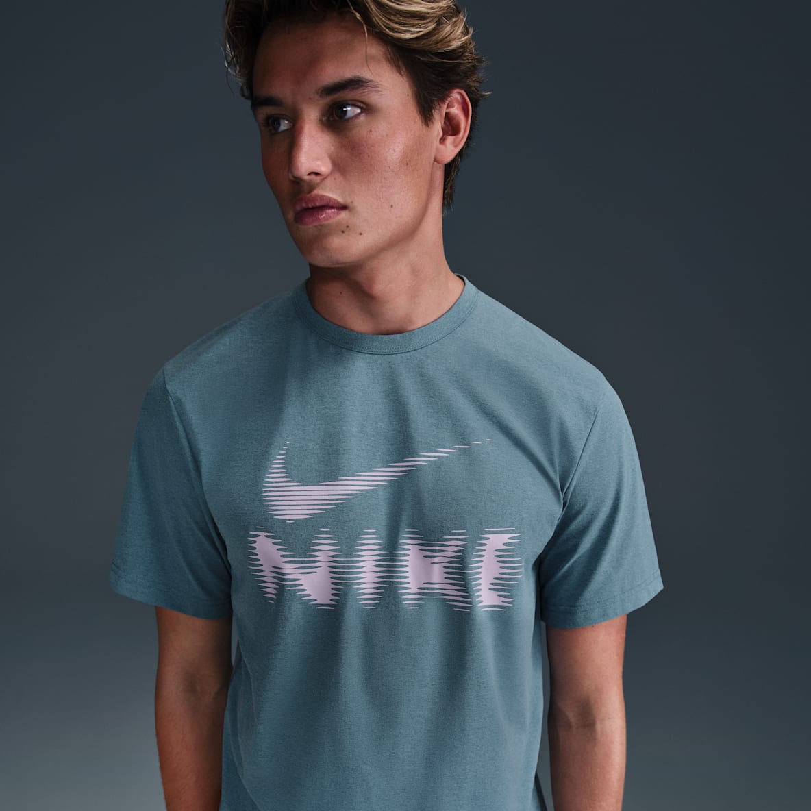 Nike Hyverse Playera Dri-FIT UV versátil para hombre