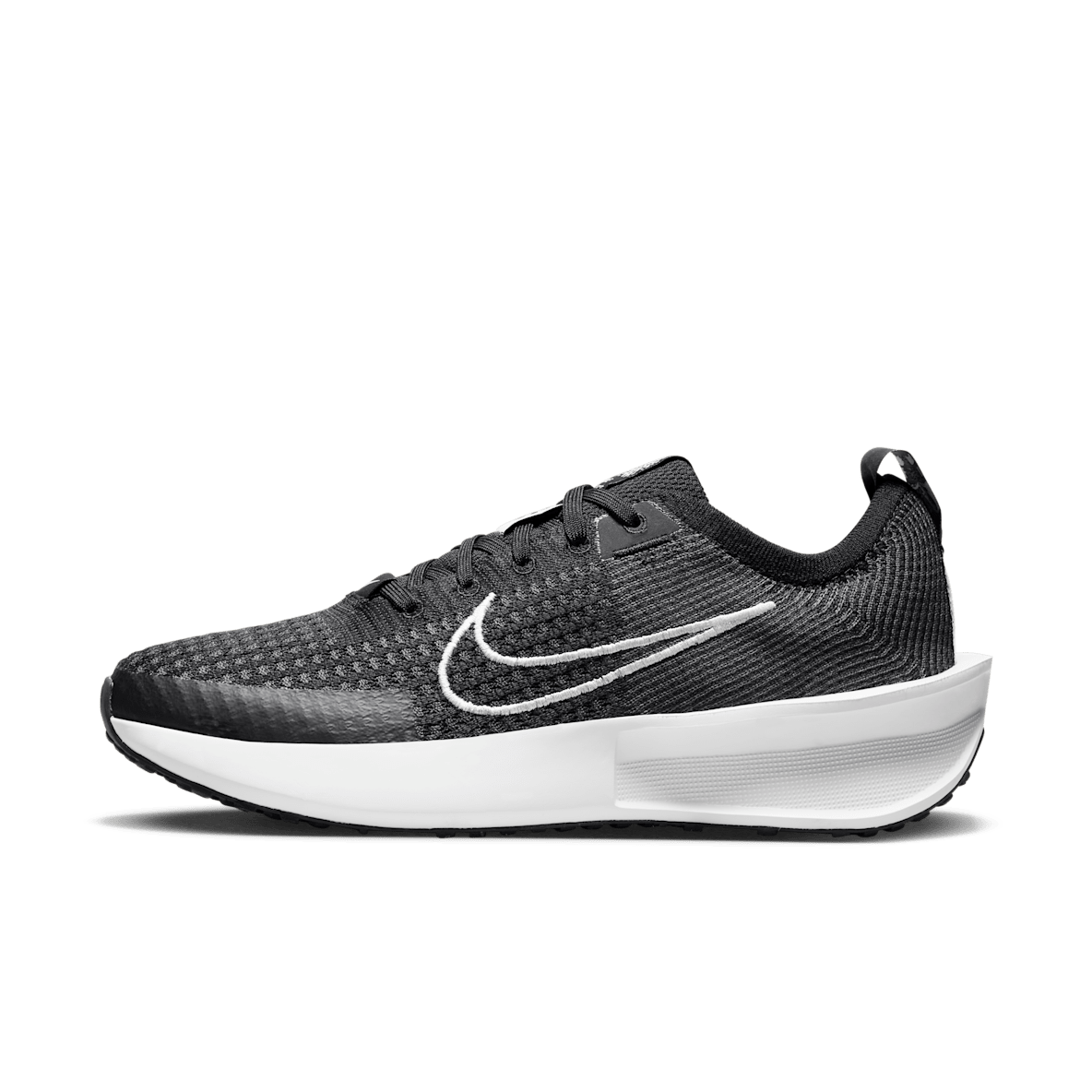 Nike Interact Run Nike Interact Run รองเท้าวิ่งโร้ดรันนิ่งผู้หญิง