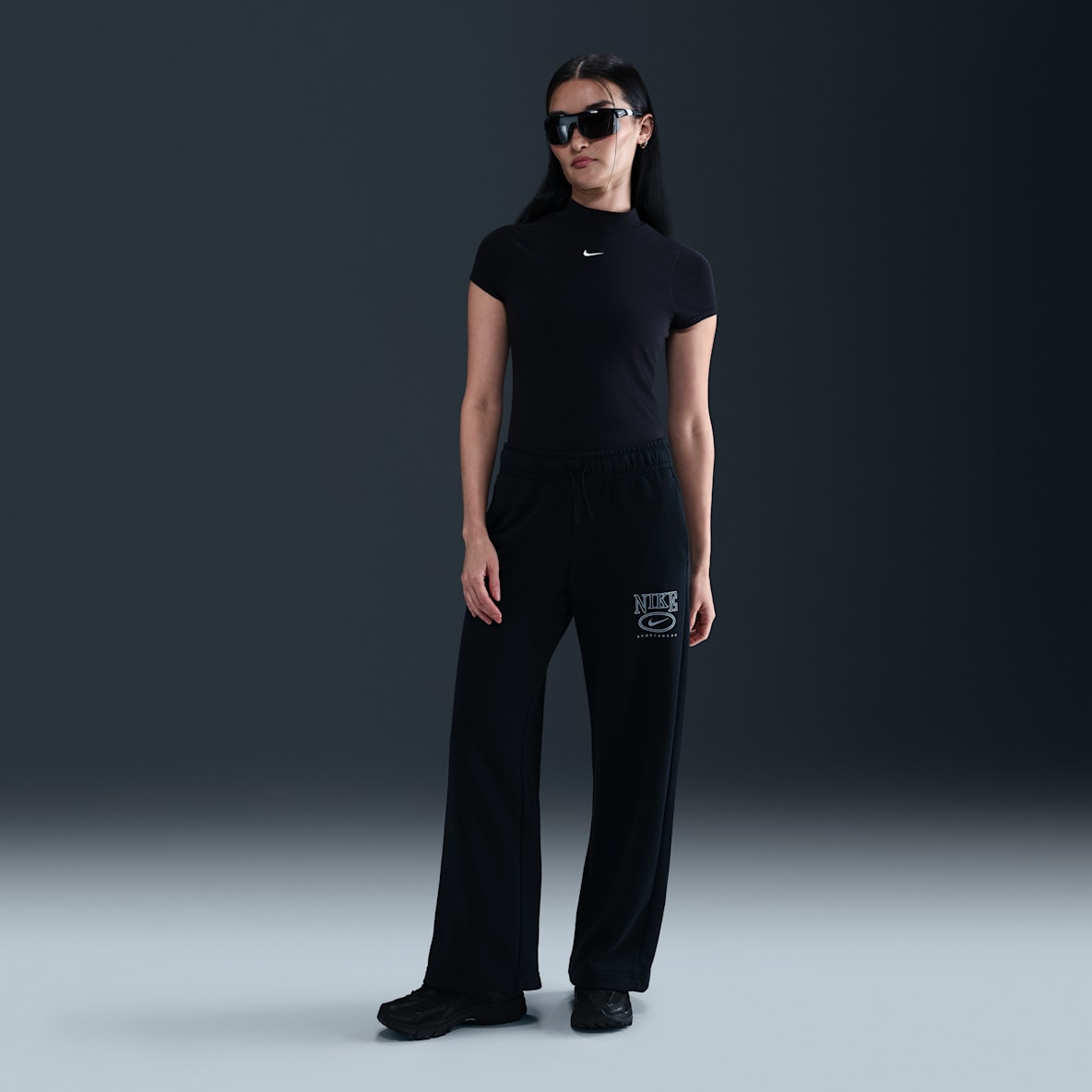 Nike Sportswear Club Fleece Nike Sportswear Club Fleece Women's Mid-Rise Wide-Leg Graphic Pants