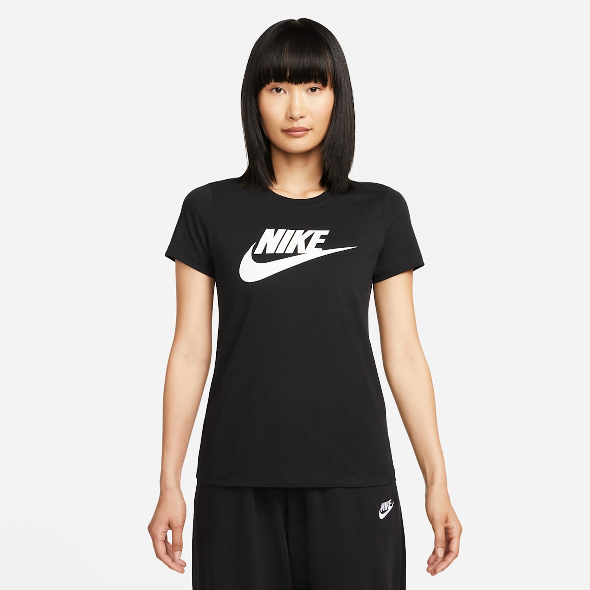 Nike Sportswear Essentials Nike Sportswear Essentials Women's Logo T-Shirt