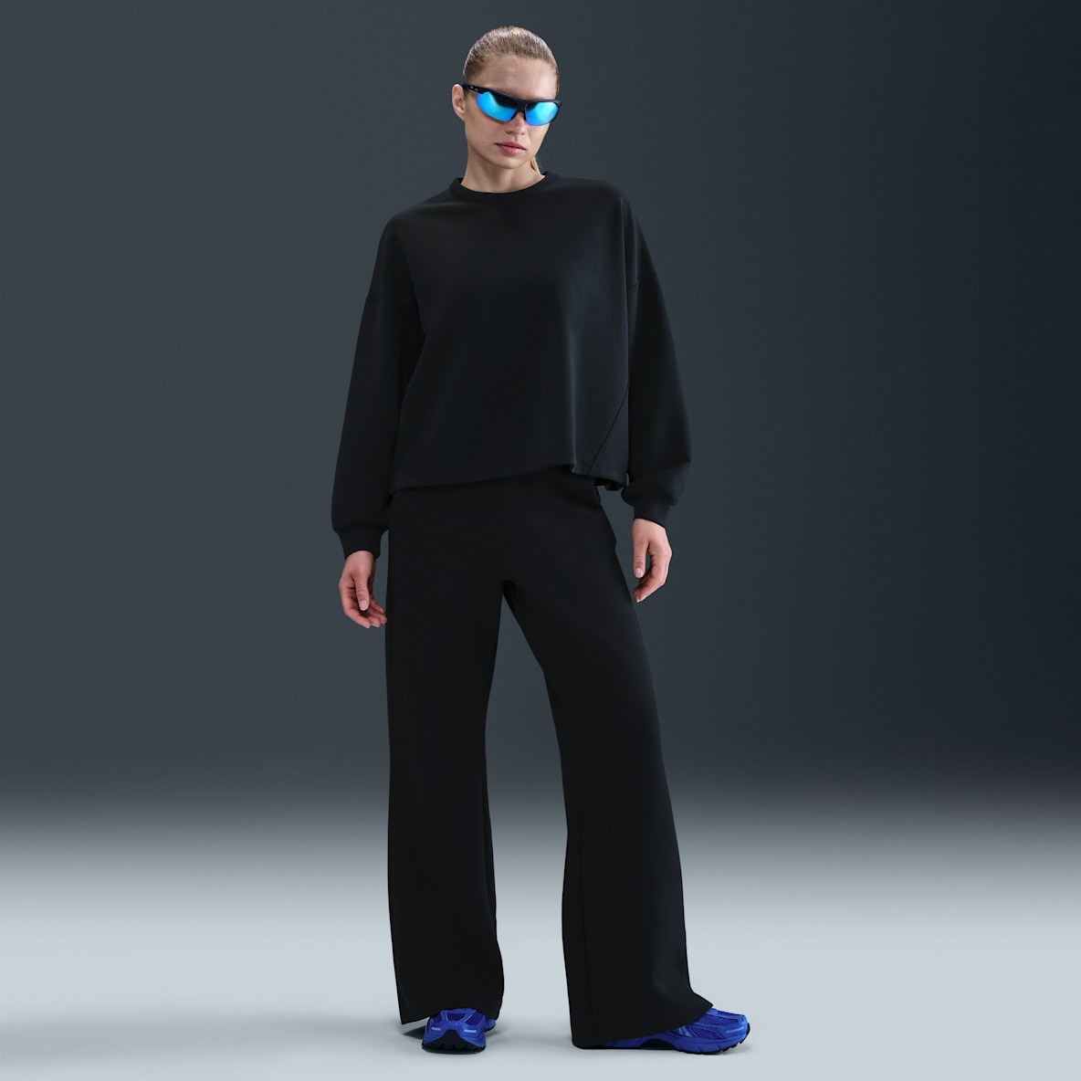 Nike 24.7 ImpossiblySoft Nike 24.7 ImpossiblySoft Pantalon taille haute ample et évasé Dri-FIT pour femme