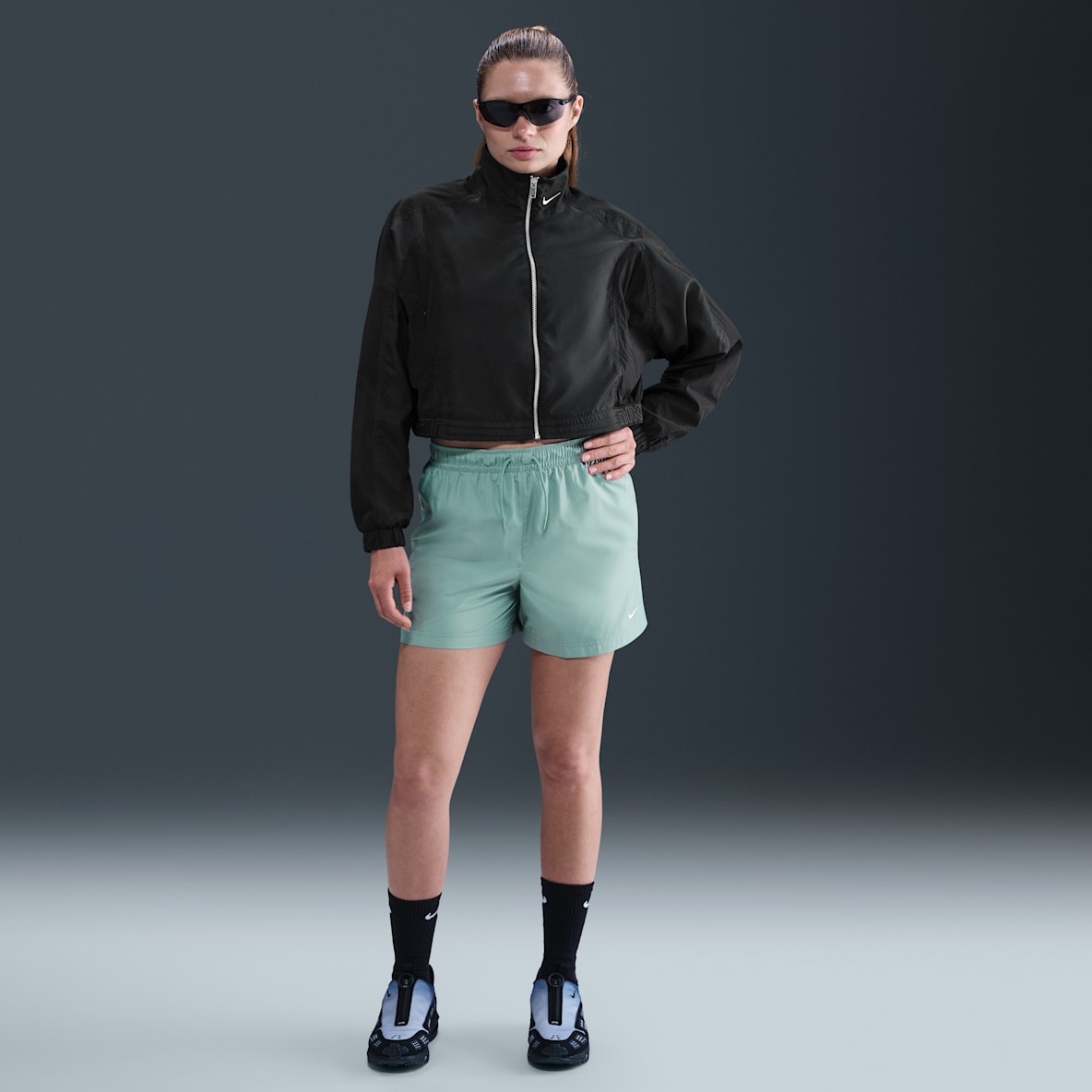 Nike Sportswear Classic Wovens Women's Mid-Rise Shorts