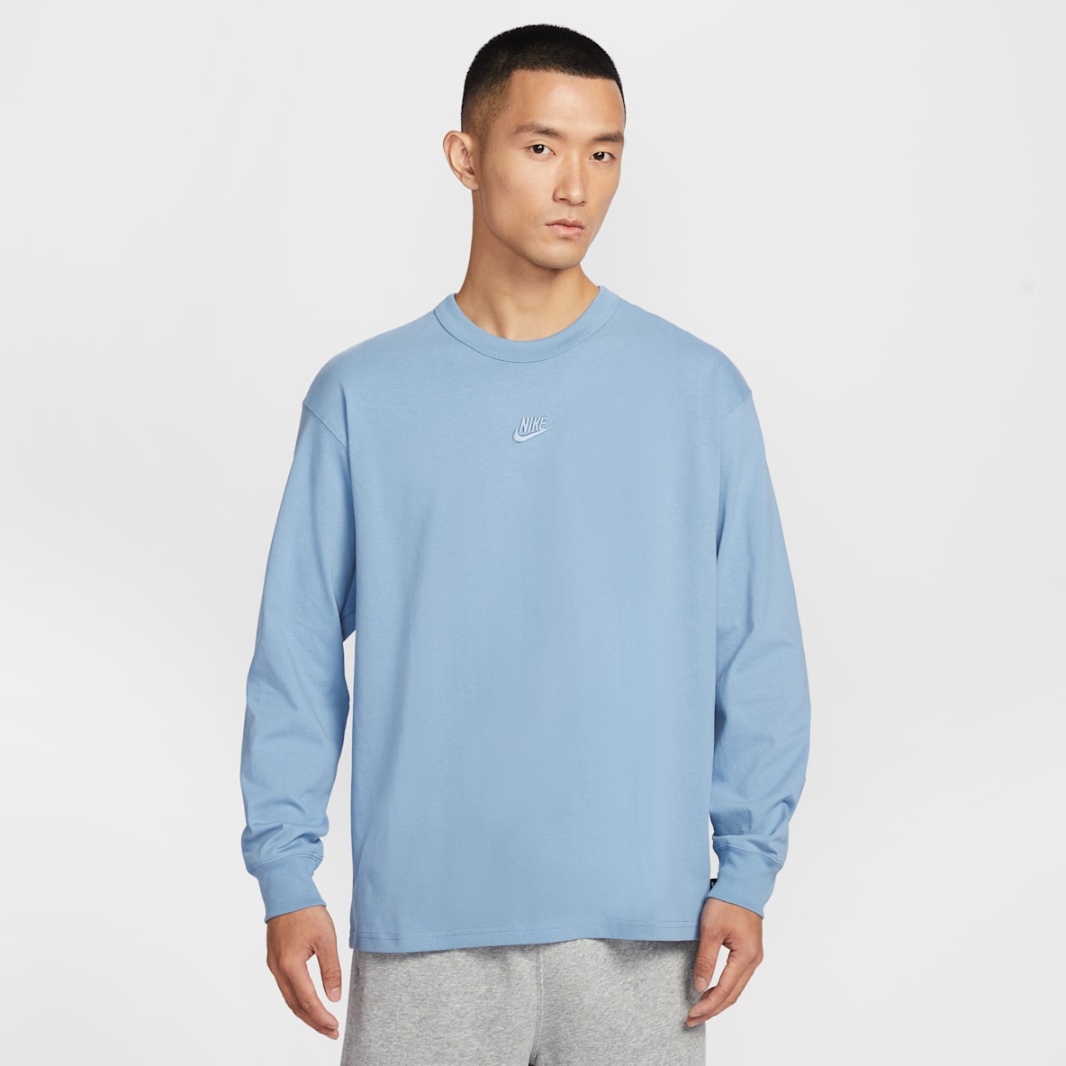 Nike Sportswear Premium Essentials Men's Long-Sleeve T-Shirt