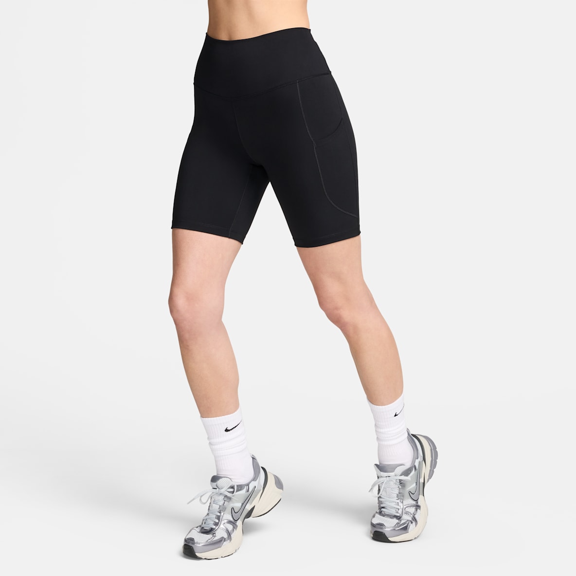 Nike One Nike One Yüksek Belli Cepli 20 cm Kadın Bisiklet Şortu