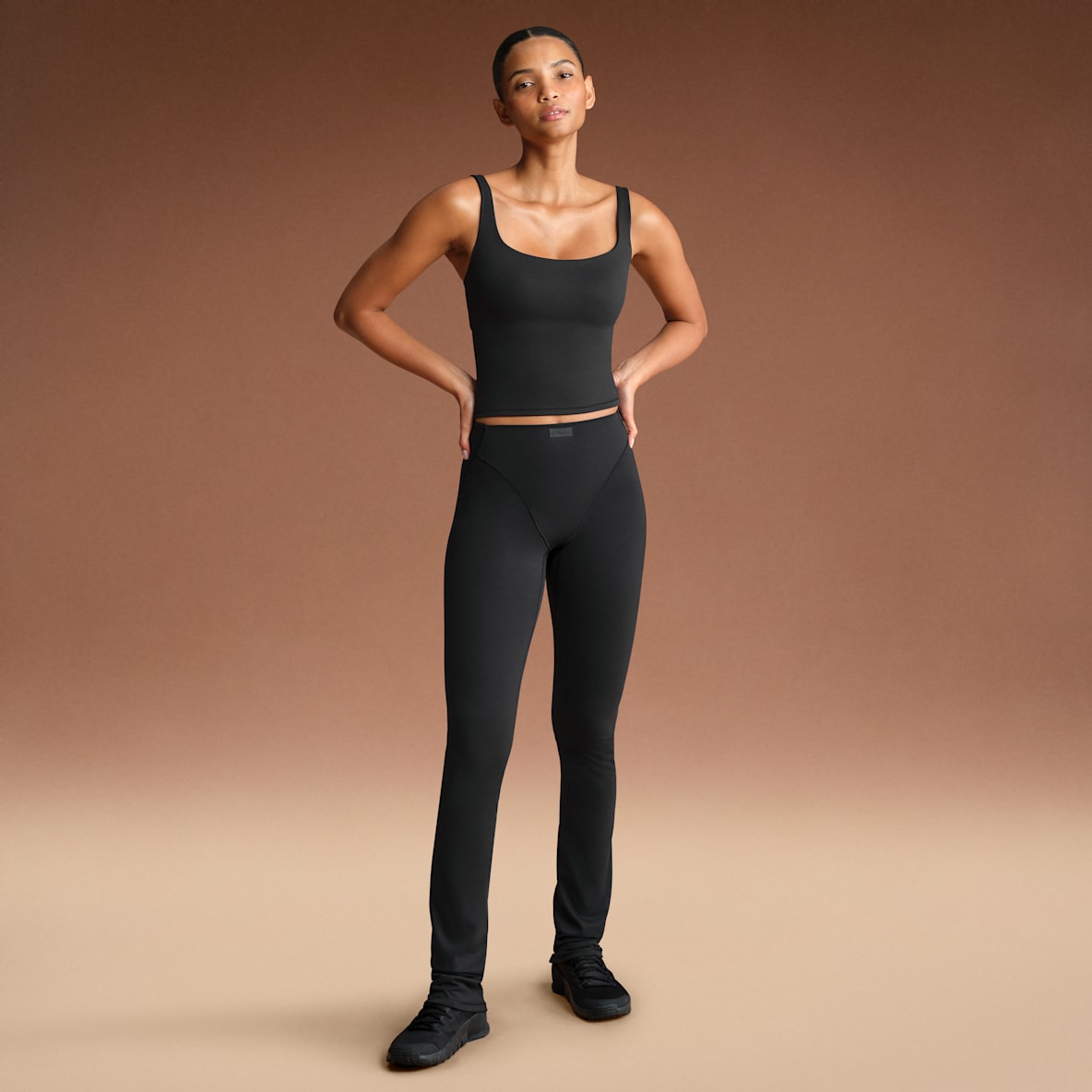 NikeSKIMS Matte NikeSKIMS Matte Women's High-Waisted V-Panel Straight Leggings