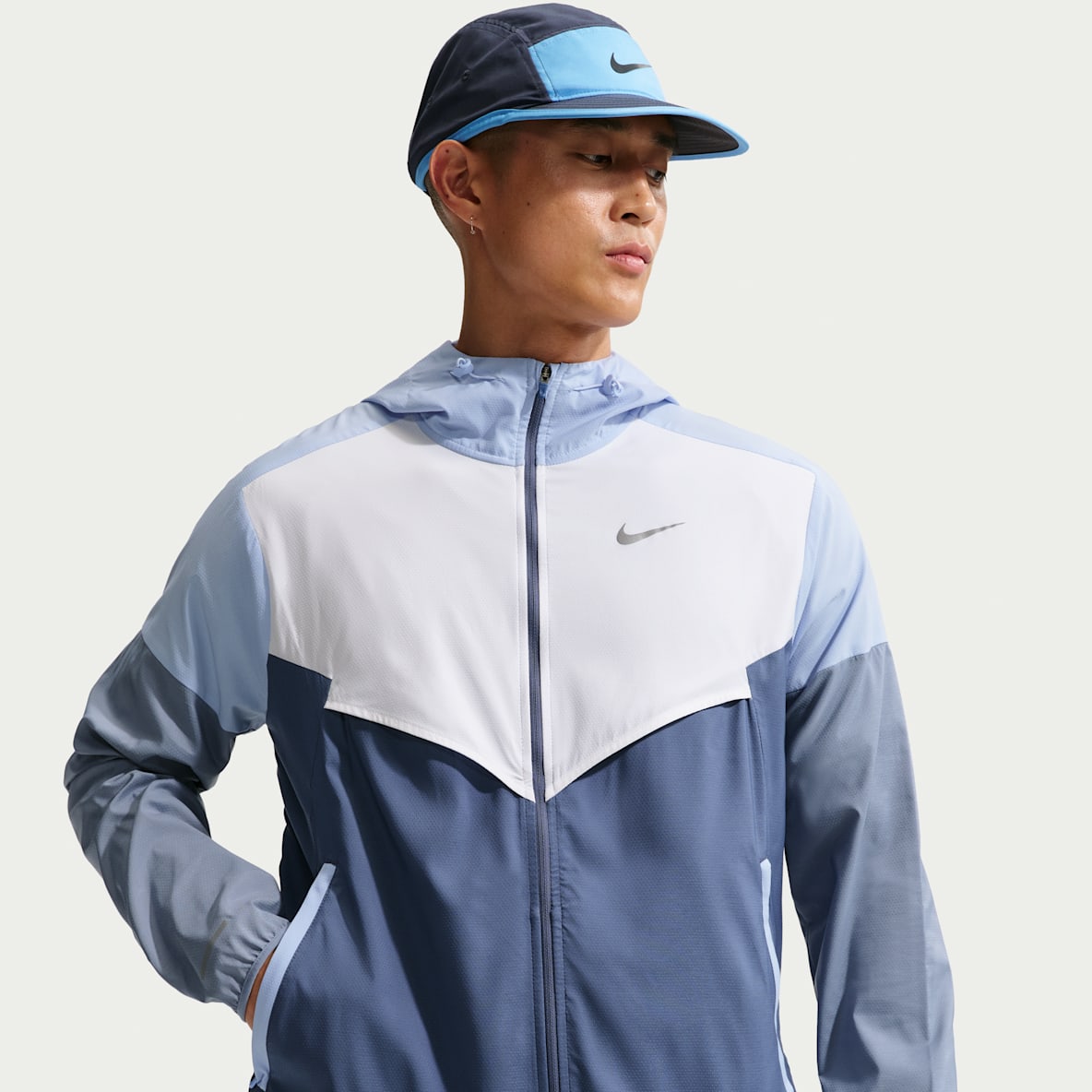 Nike Impossibly Light Windrunner Nike Impossibly Light Windrunner Men's Running Jacket