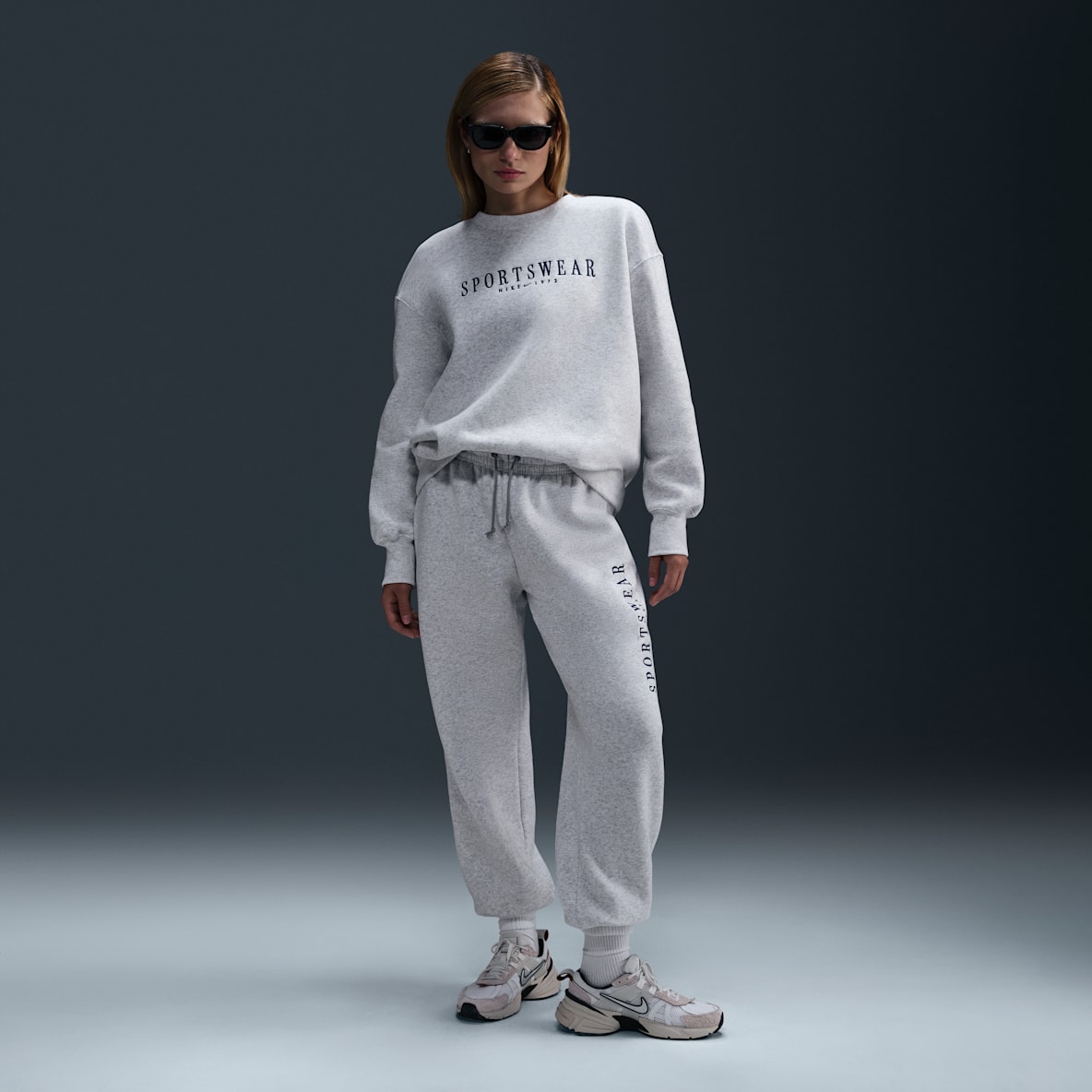 Nike Sportswear Phoenix Fleece Nike Sportswear Phoenix Fleece Pantalones deportivos oversized de tiro alto para mujer