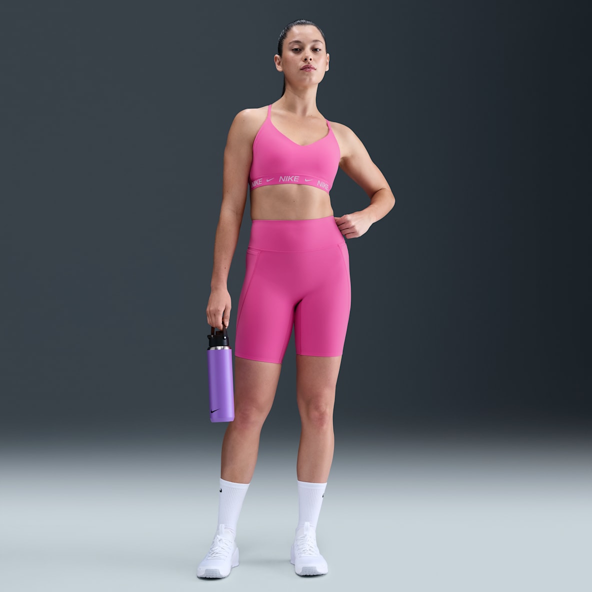Nike Universa Nike Universa Shorts de ciclismo de tiro alto de 20 cm sin costura frontal para mujer