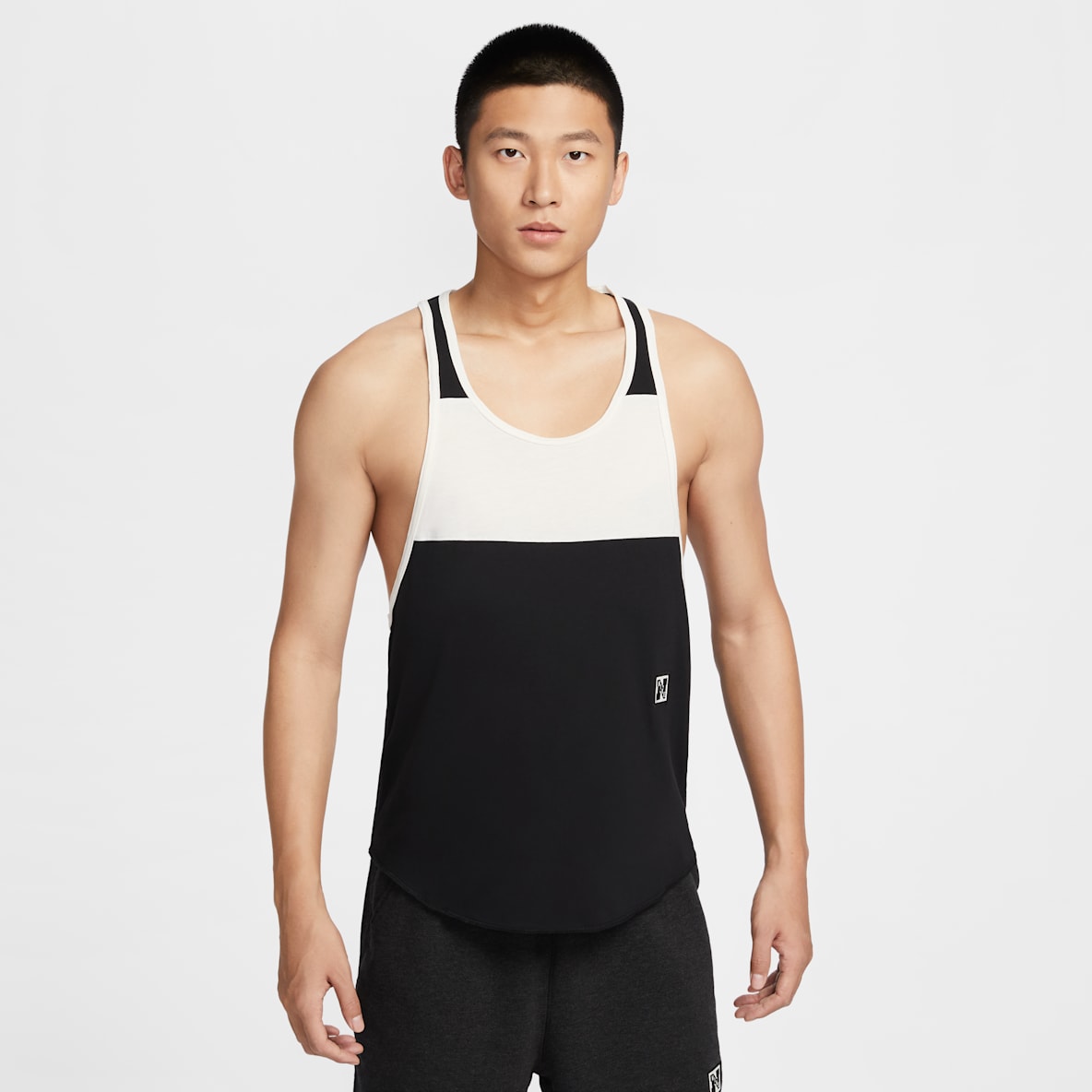 Nike Heritage เสื้อกล้ามฟิตเนส Dri-FIT ผู้ชาย