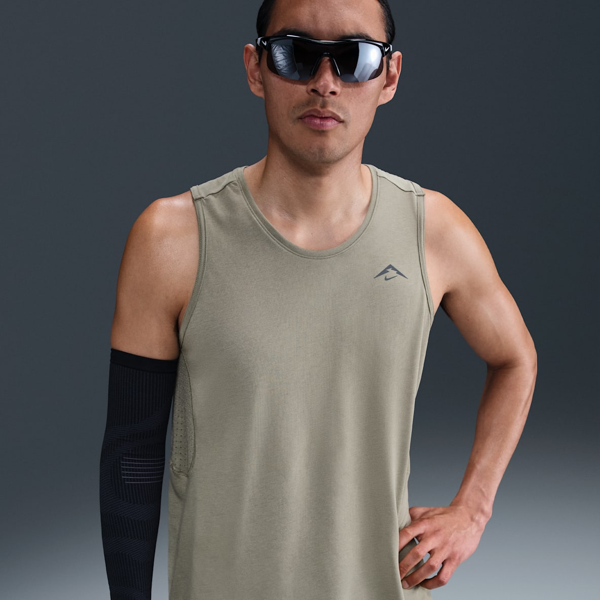 Nike Solar Chase Nike Solar Chase Men's Dri-FIT ADV Running Tank Top