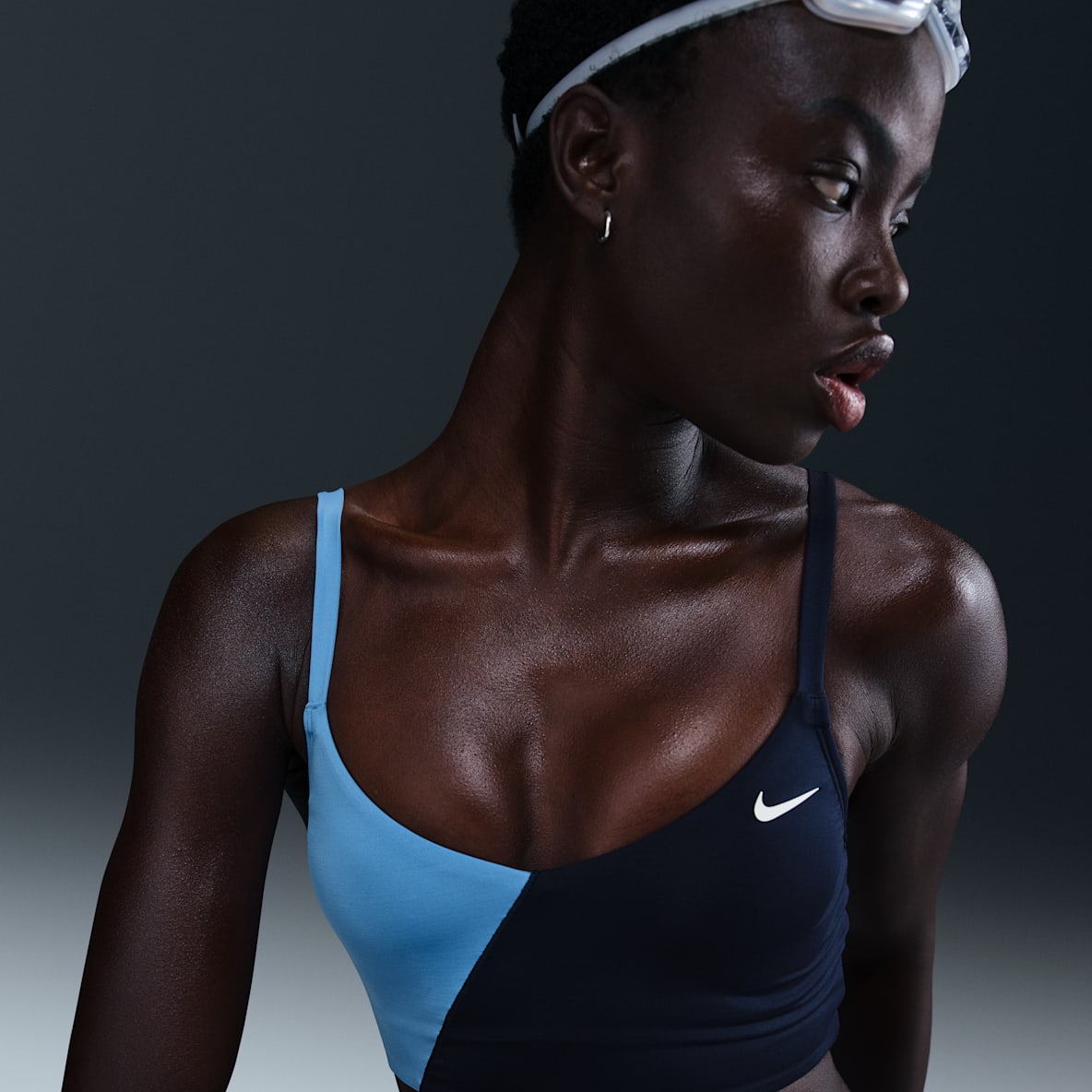 Nike Swim Nike Swim Women's V-Neck Midkini