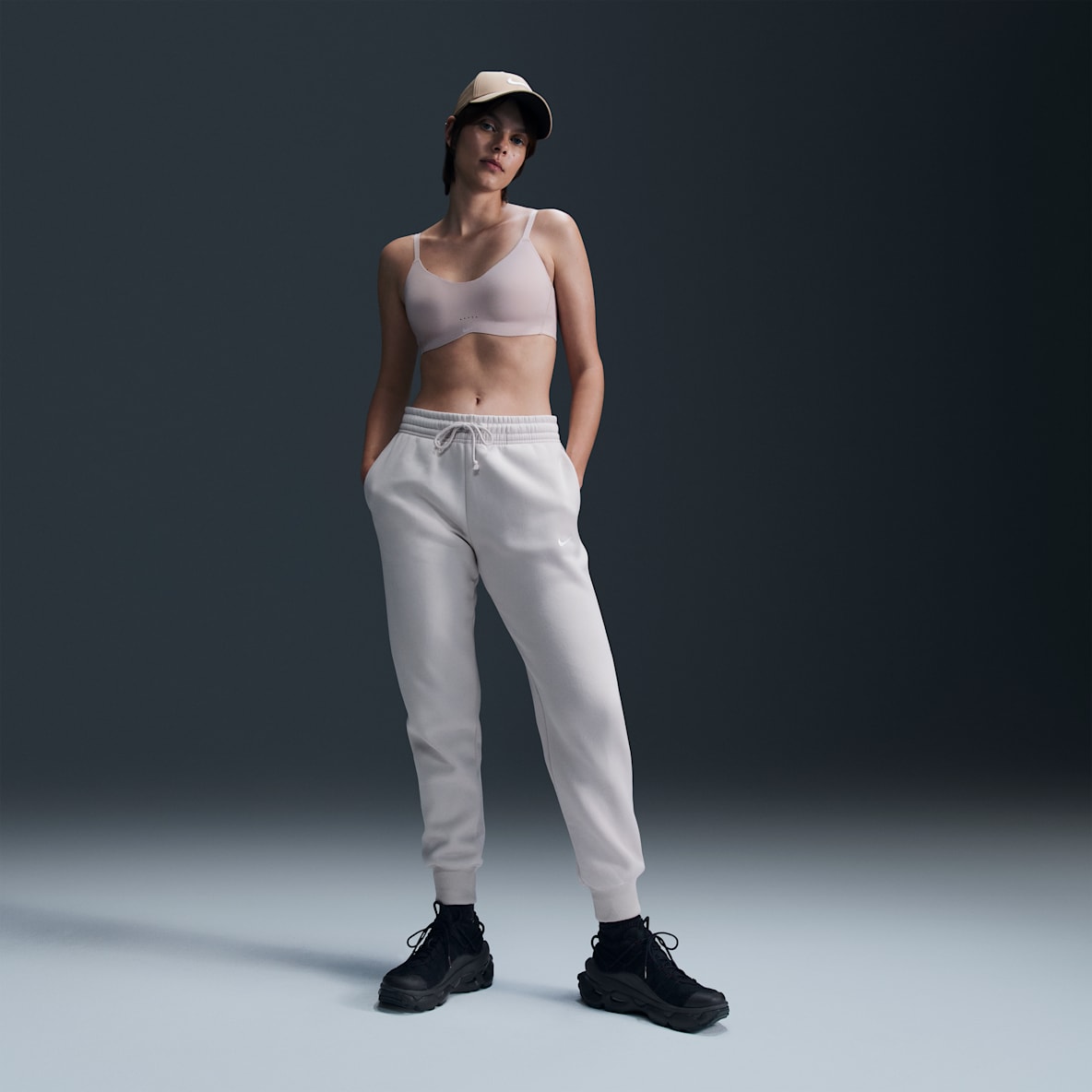 Nike Sportswear Phoenix Fleece Women's Mid-Rise Sweatpants