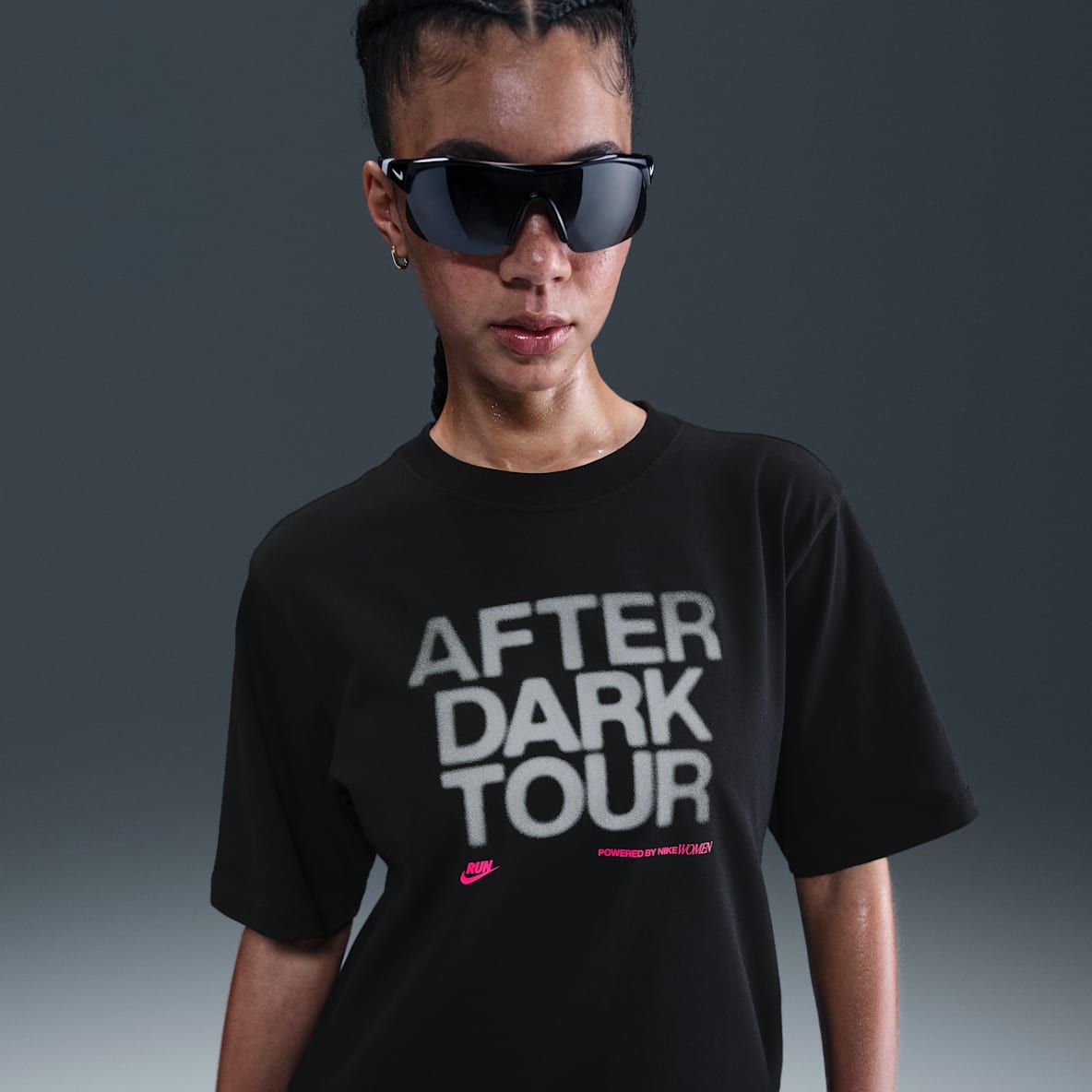 Nike After Dark Tour Nike After Dark Tour Playera de manga corta holgada para mujer