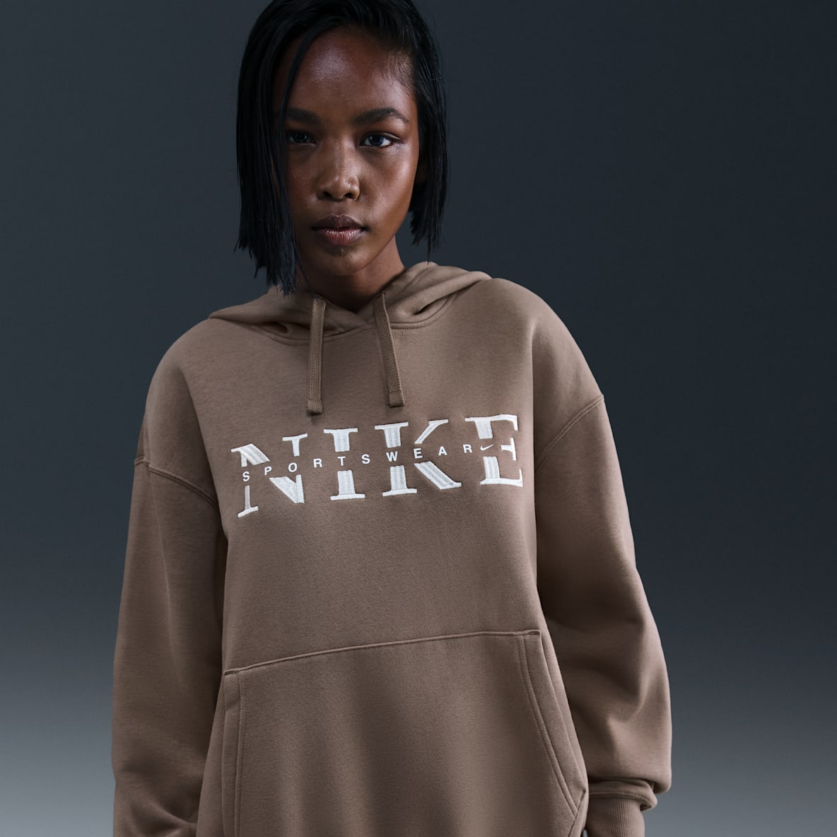 Nike Sportswear Phoenix Fleece Nike Sportswear Phoenix Fleece Huvtröja i oversize-modell för kvinnor