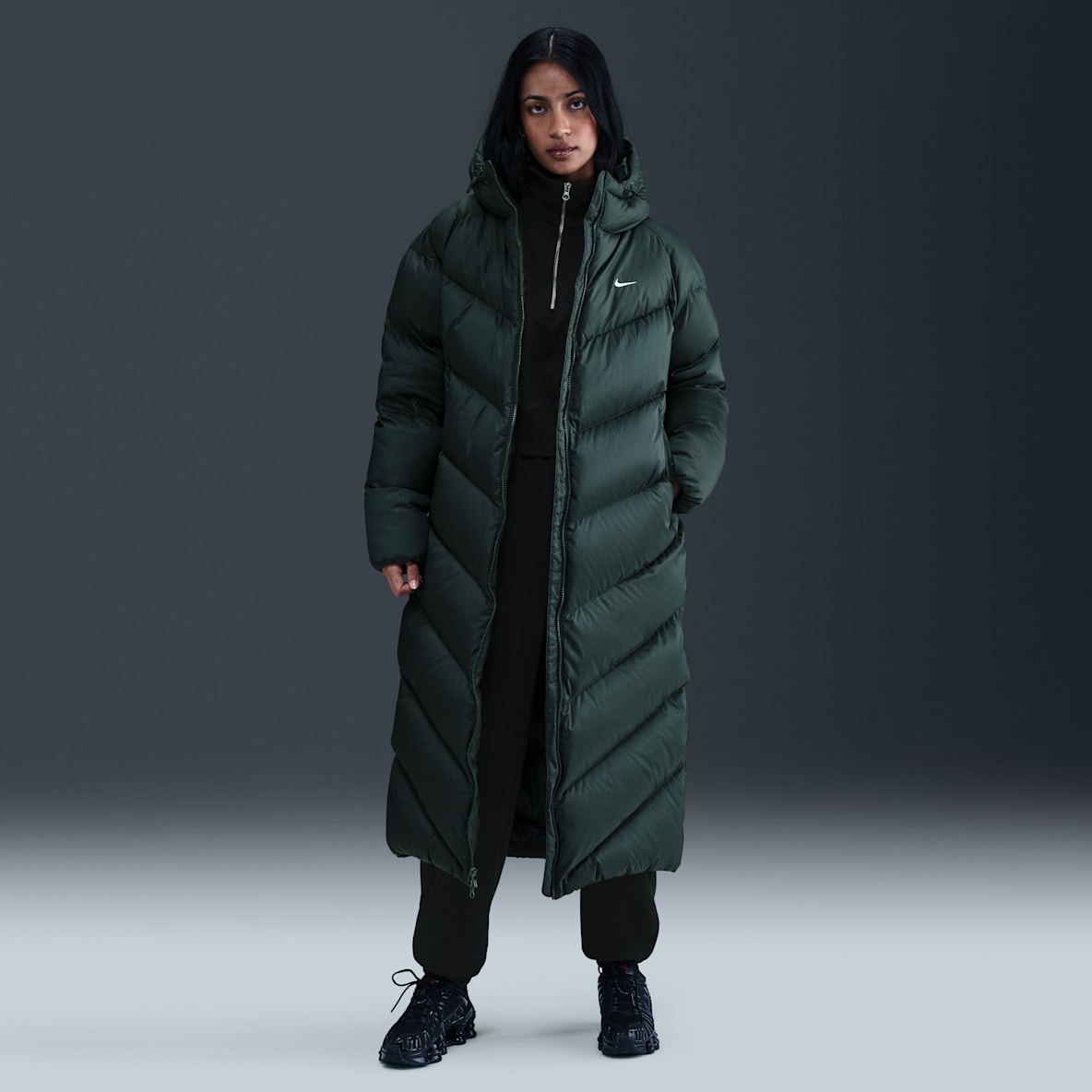Nike Sportswear Windpuffer Parka de plumón Storm-FIT holgada con gorro para mujer