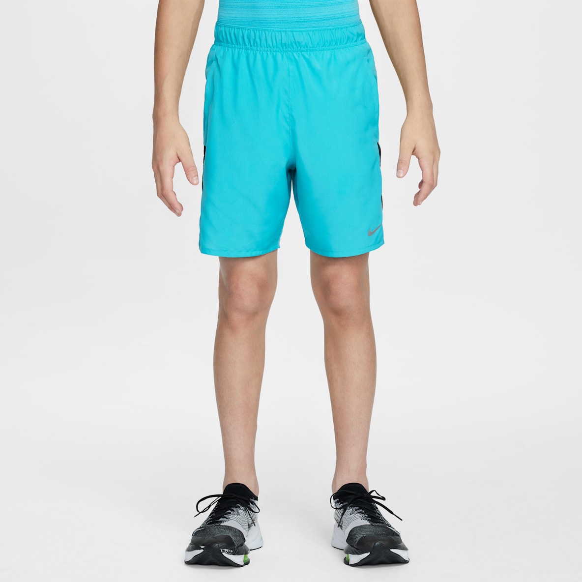 Nike Dri-FIT Challenger Nike Dri-FIT Challenger Shorts de entrenamiento para niño talla grande