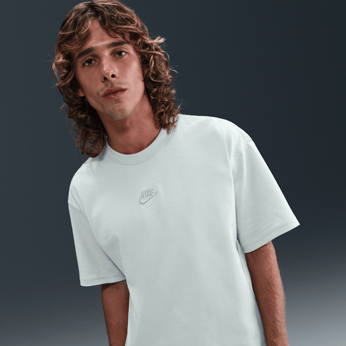 Nike Sportswear Premium Essentials Playera para hombre