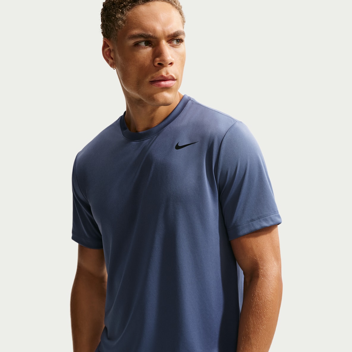 Nike Dri-FIT Legend Nike Dri-FIT Legend Men's Fitness T-Shirt