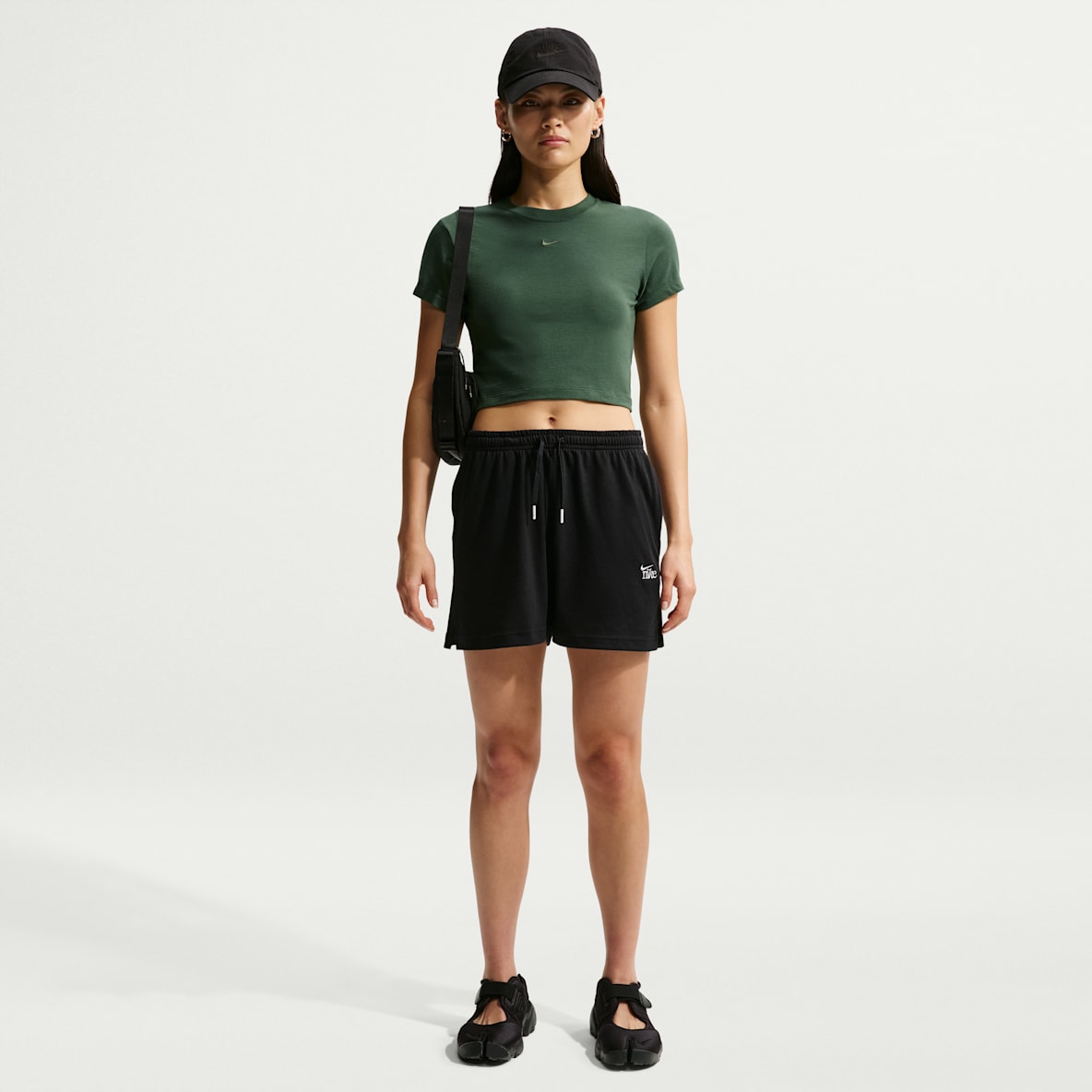 Nike Sportswear Chill Knit Shorts ligeros de tiro alto para mujer