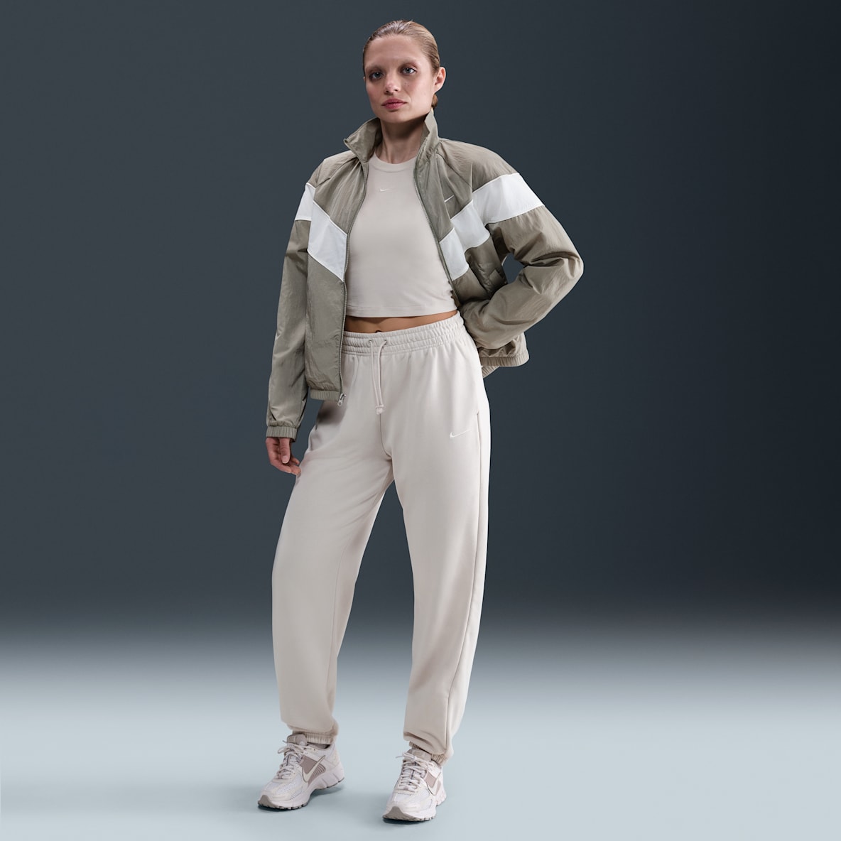 Nike Sportswear Phoenix Fleece Nike Sportswear Phoenix Fleece Pants de entrenamiento de French Terry oversized de tiro alto para mujer